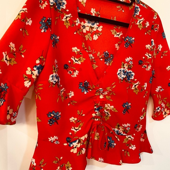 Cute Floral Crop Top - Picture 3 of 3
